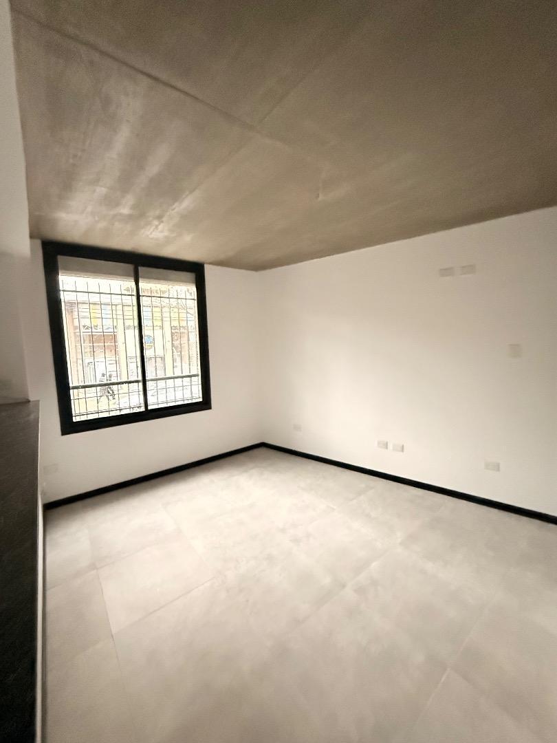 Departamento en Alquiler en Republica De La Sexta, $ 450.000