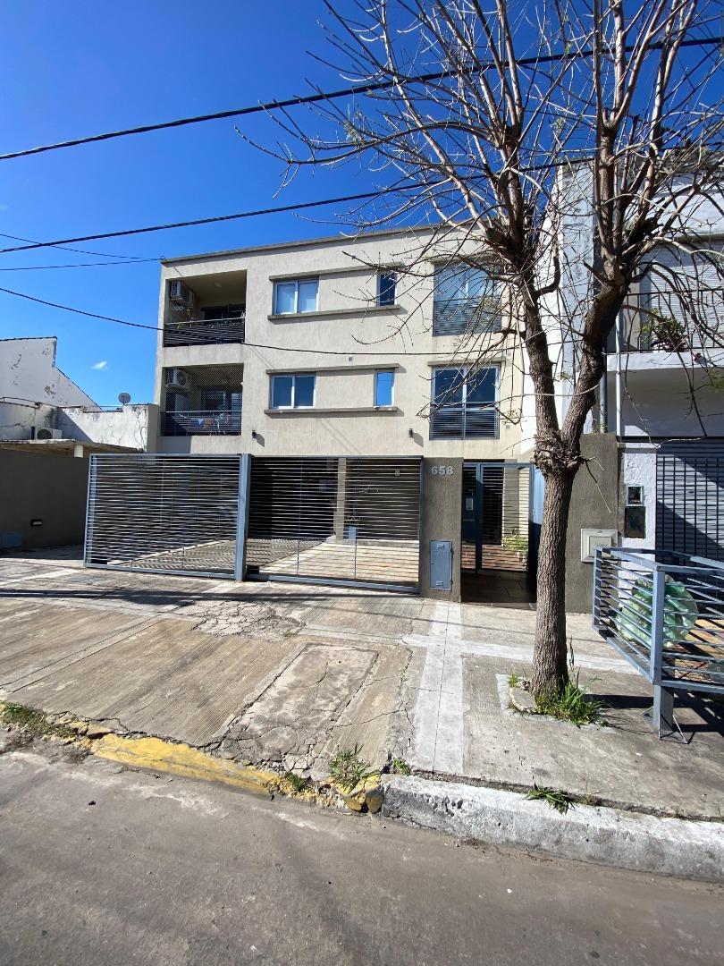 EXCELENTE DPTO DE 1 AMB CON COCHERA  OPCION SIN COCHERA