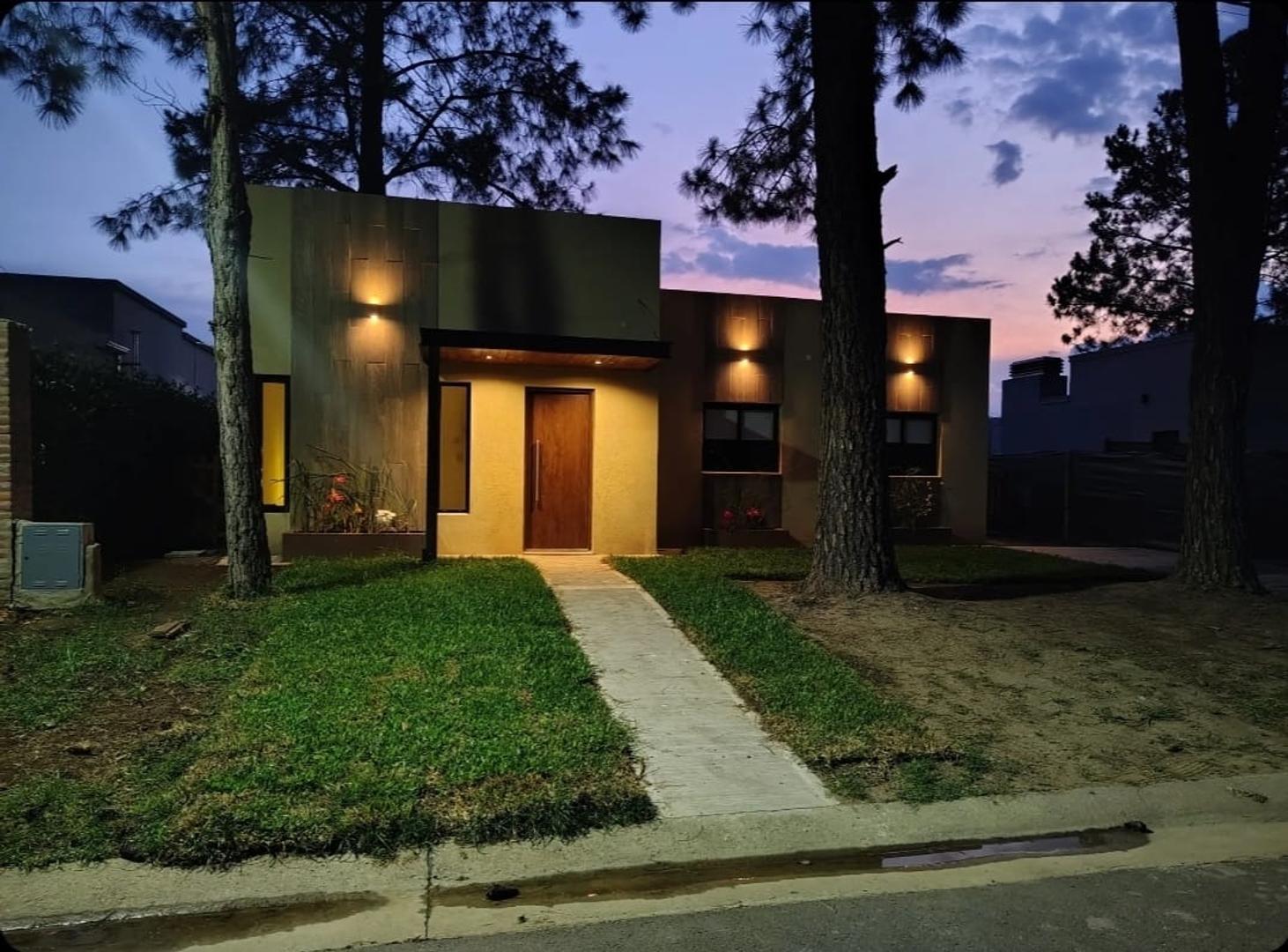 Casa en Alquiler de 3 dormitorios