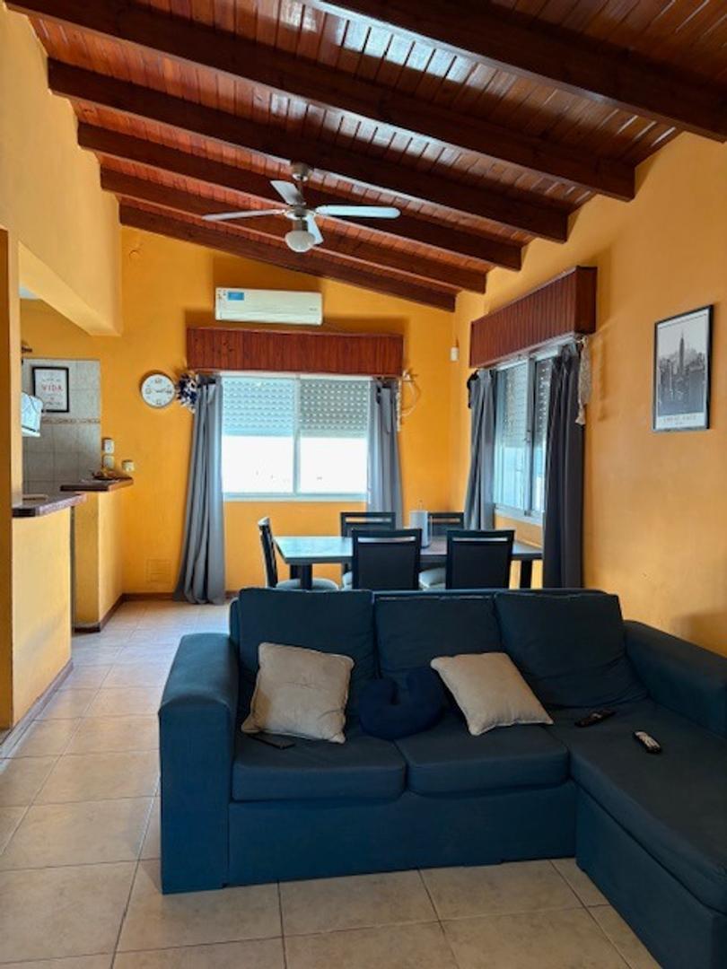 Casa 3 dormitorios, cochera pileta CURUPAITI 604