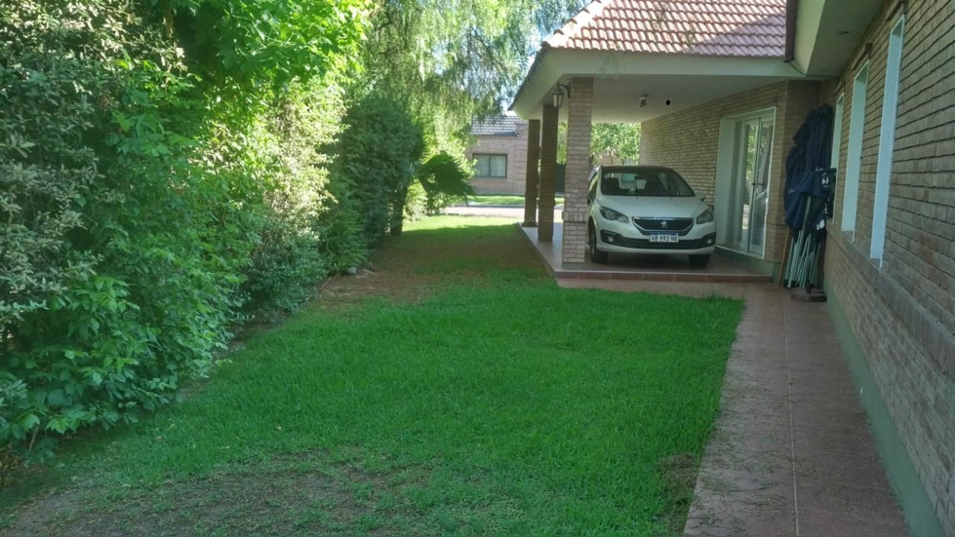 CASA CATEGORIA EN CLUB DE CAMPO