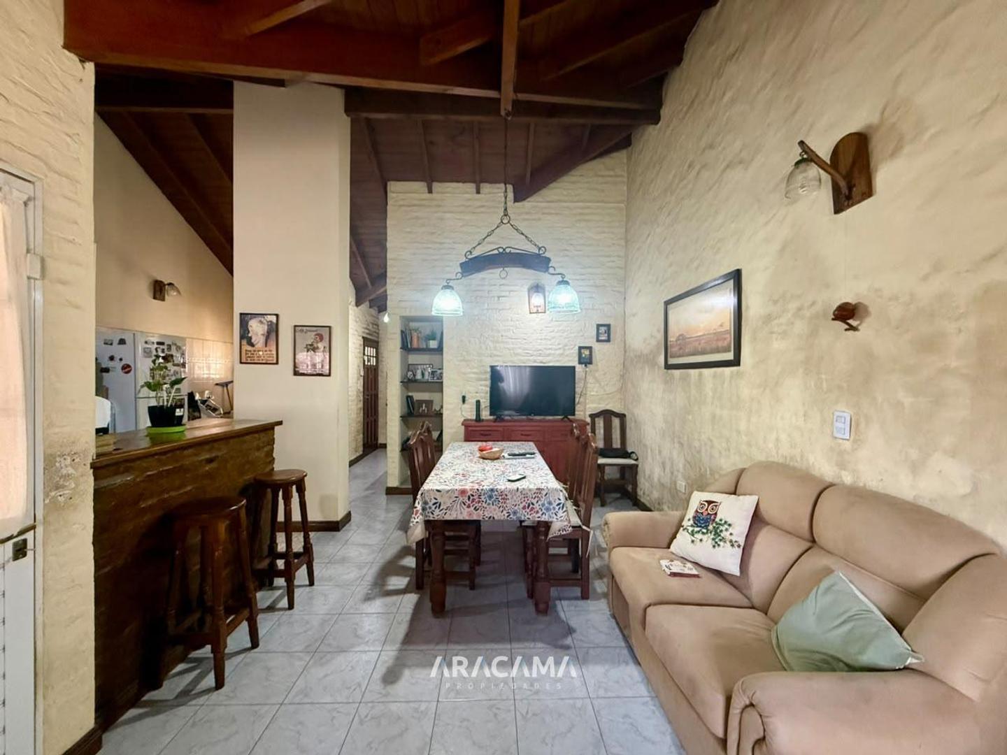 Casa en Venta con 1 cochera