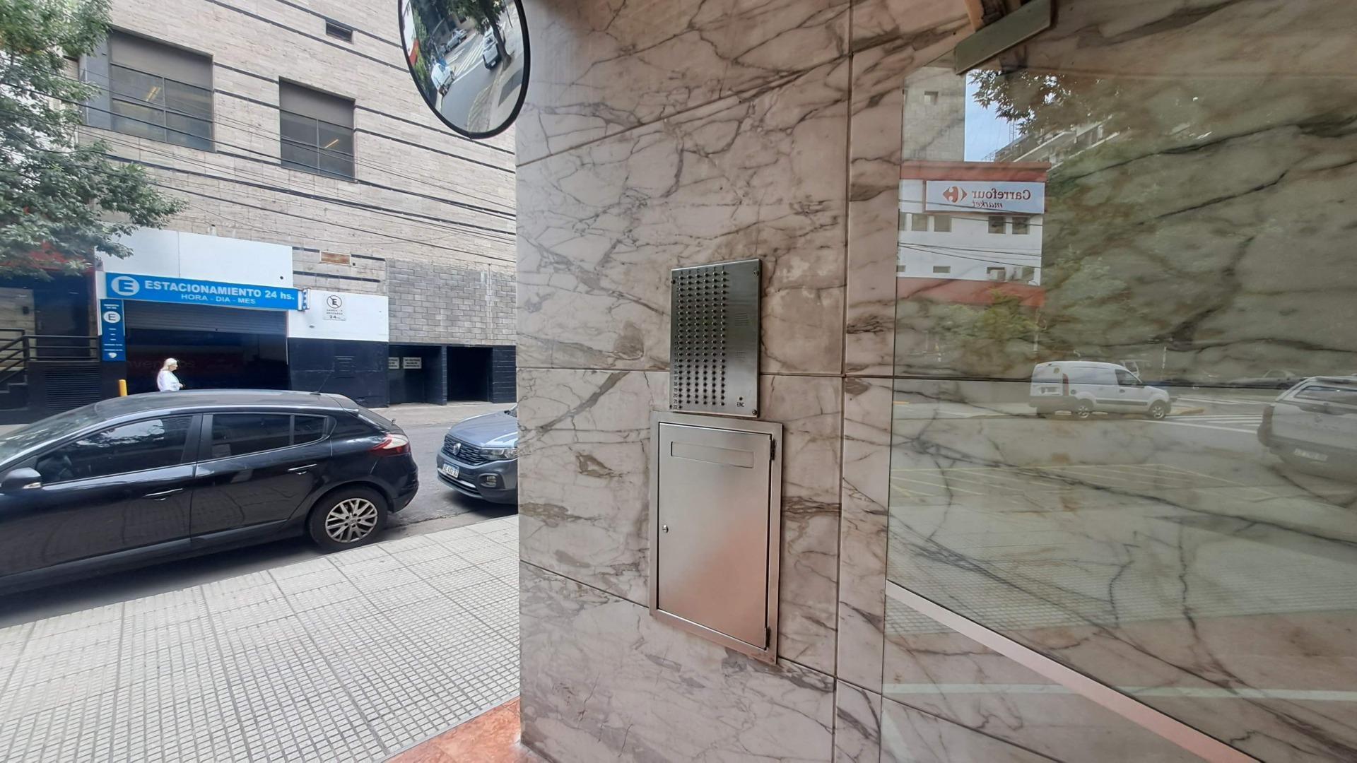 Aguero 1815 , Piso 16