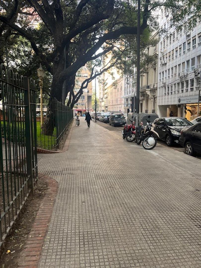 Amplio departamento frente a Plaza Libertad