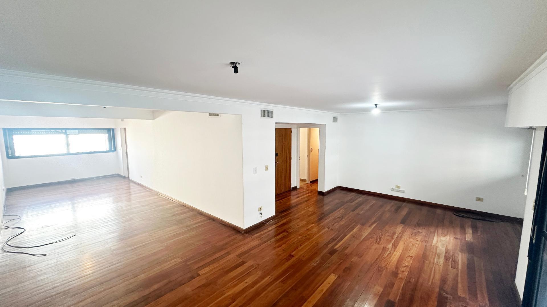 Gran depto 3 dormitorios + comodín!