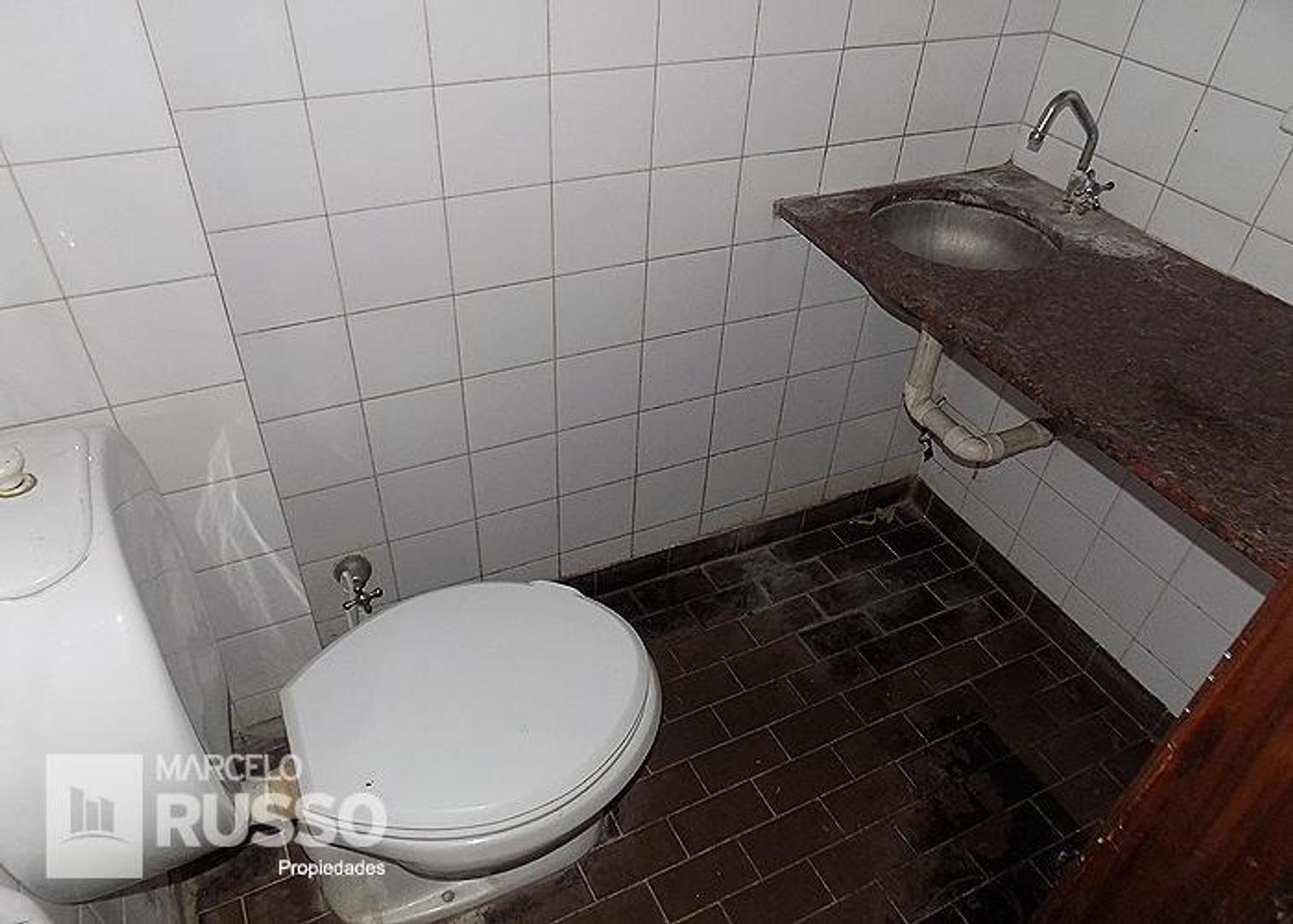 EXCELENTE LOCAL en “PASEO FLORIDO”