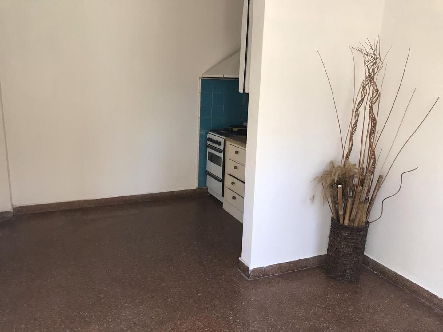 Depto Tipo Casa en Venta 40 años