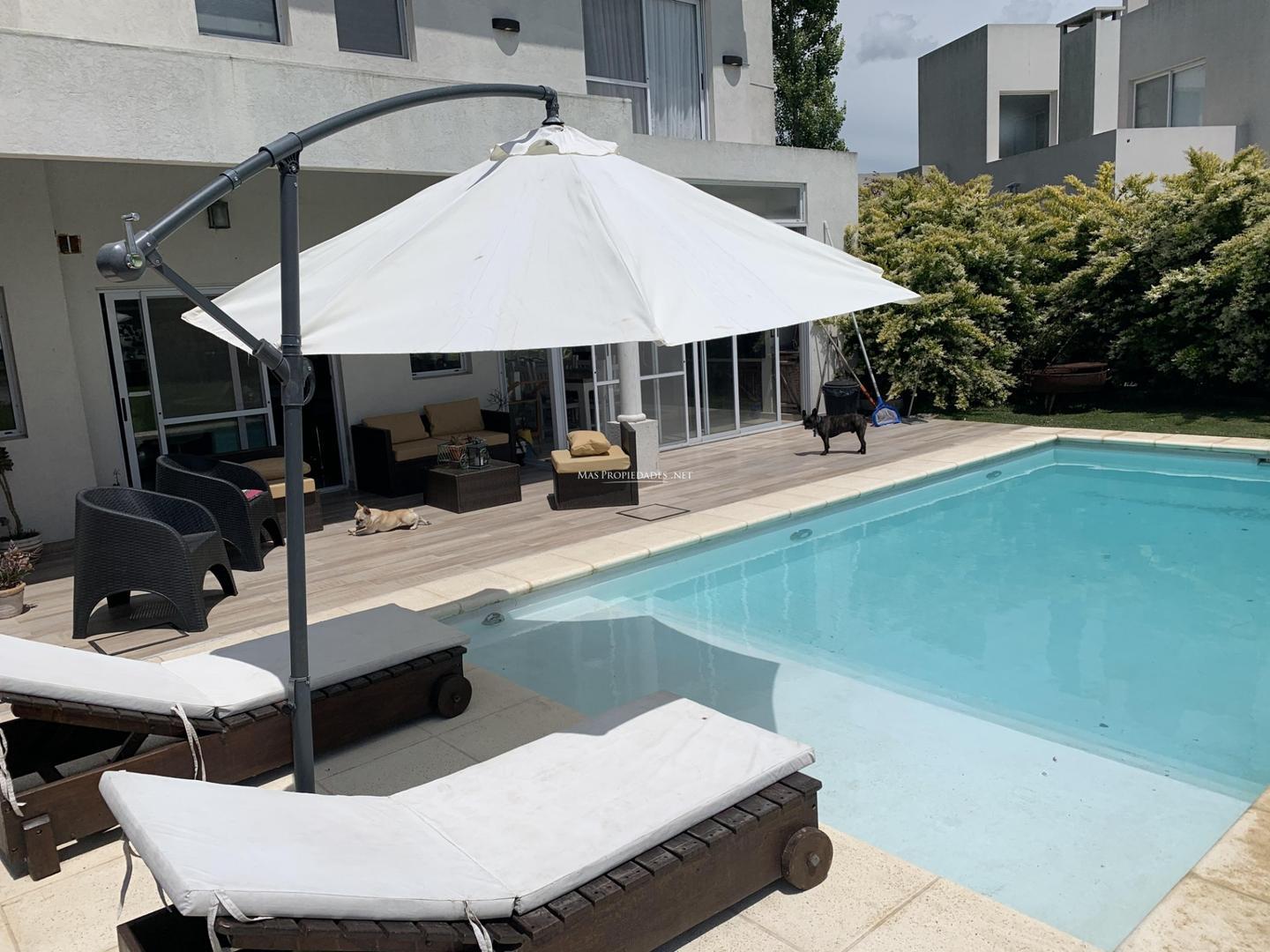 Casa 4 ambientes con 3 baños