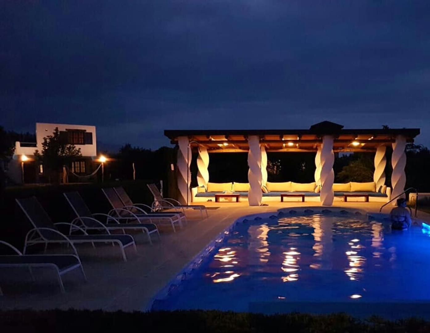 COMPLEJO DE CABAÑAS EN MINA CLAVERO