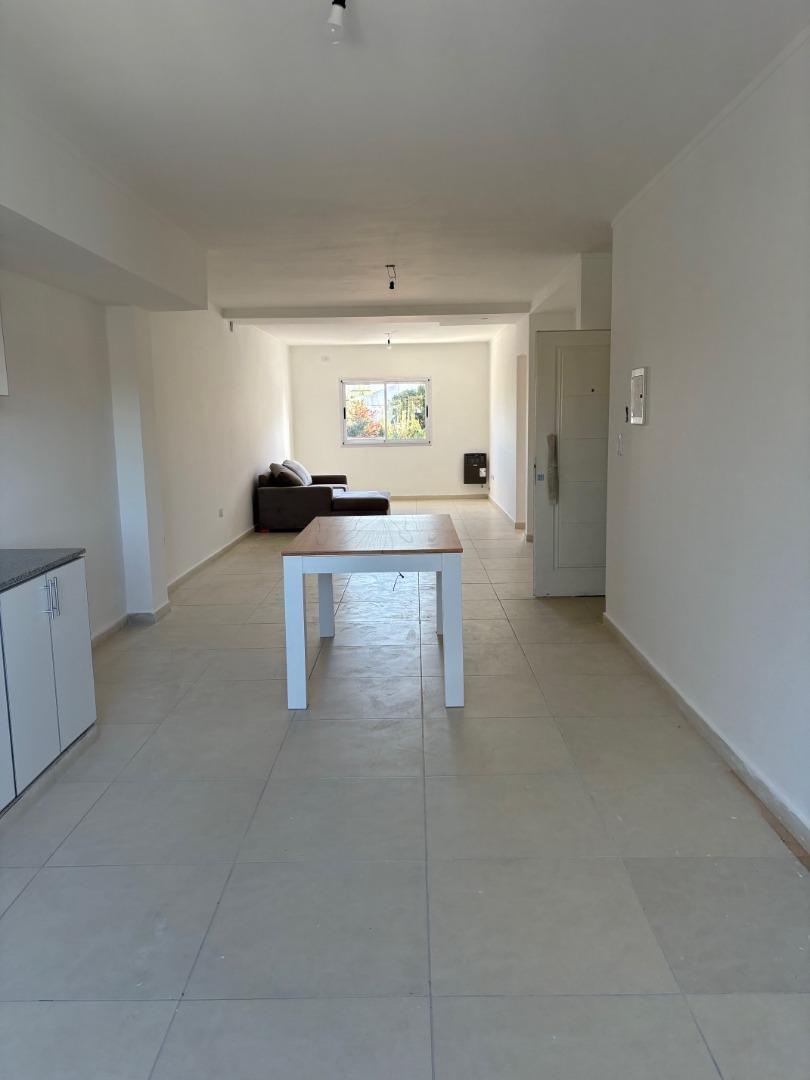 Departamento en Venta en Los Hornos, USD 75.000