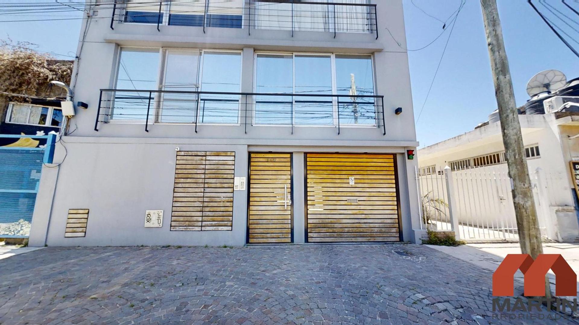 Depto.  en venta en Martínez, 2 amb con balcon frances y 2 cocheras