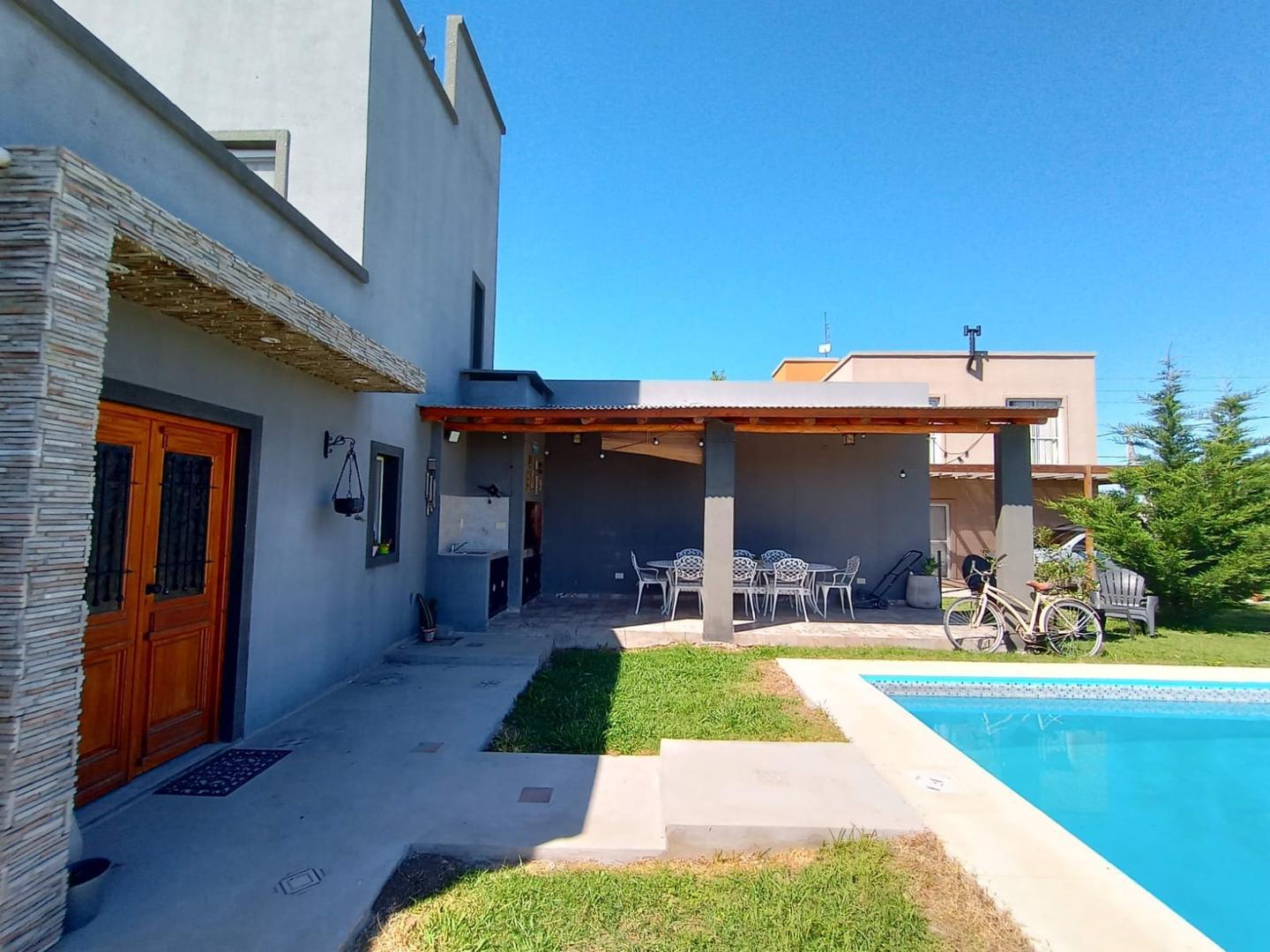 VENTA CASA QUINTA DOMSELAAR SAN VICENTE  QUINCHO Y PILETA!