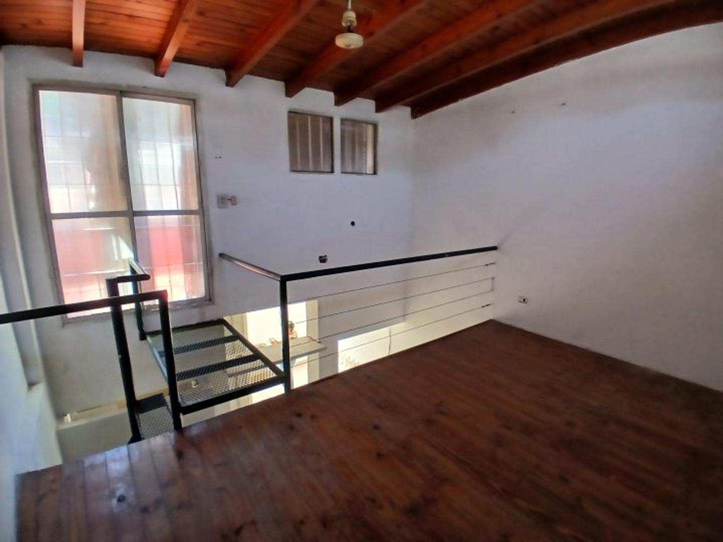 Depto Tipo Casa 3 ambientes con 1 baño