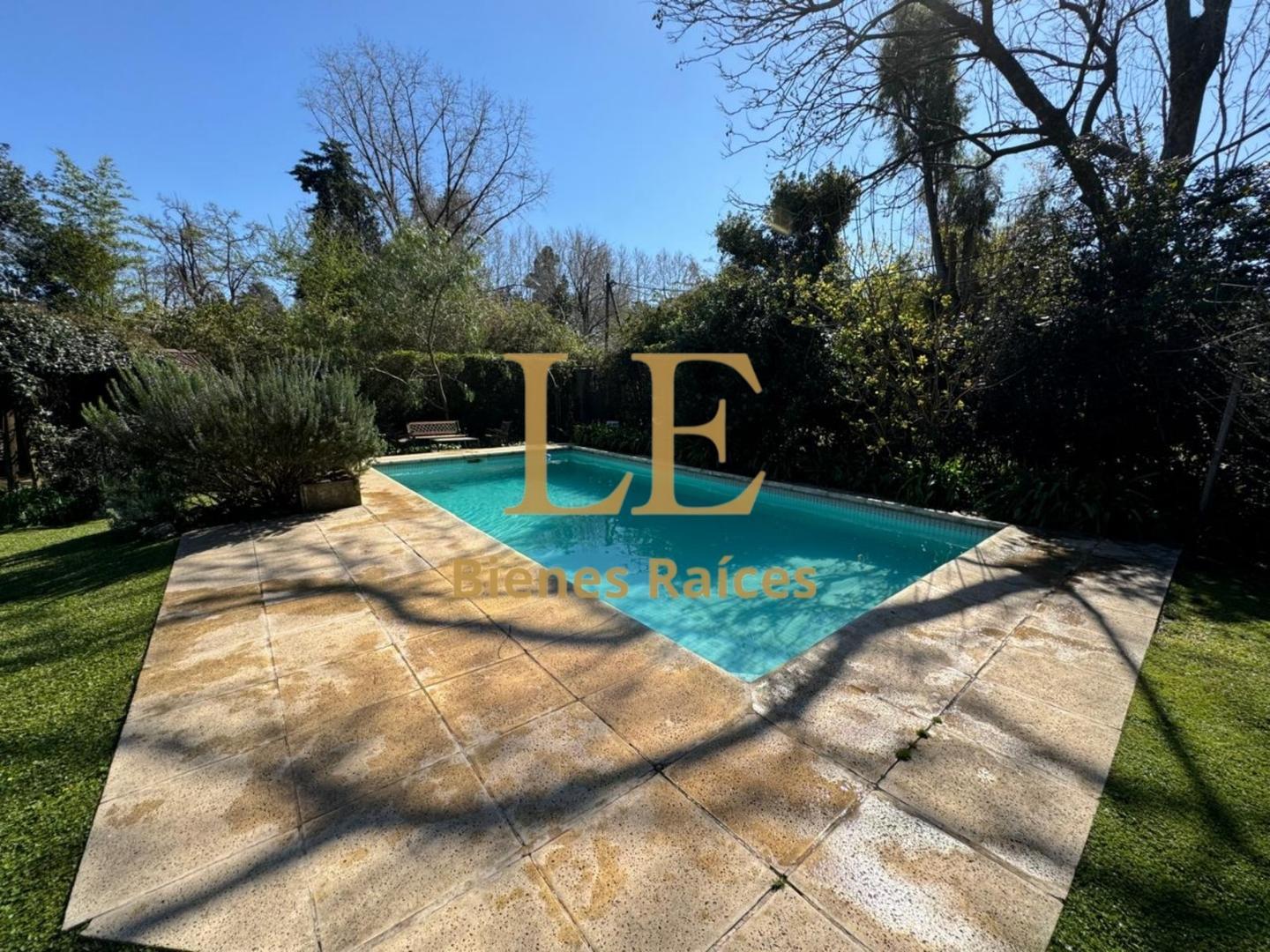 Casa en Venta con 7 cocheras