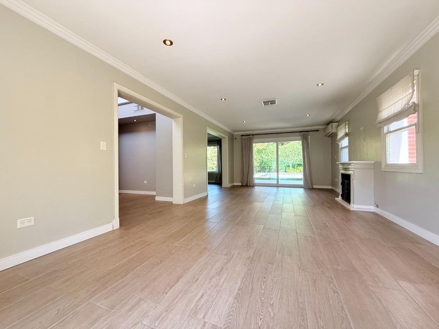 Casa 5 ambientes con 3 baños