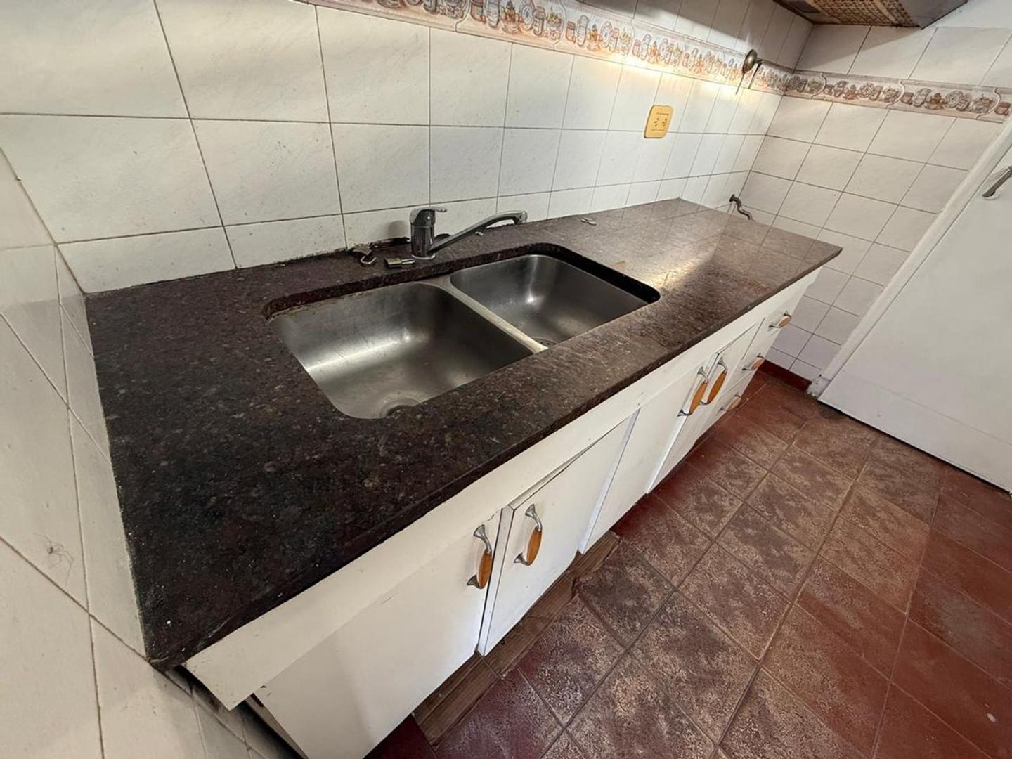 CASA VENTA 3 AMBIENTES COCHERA PATIO APTO CREDITO