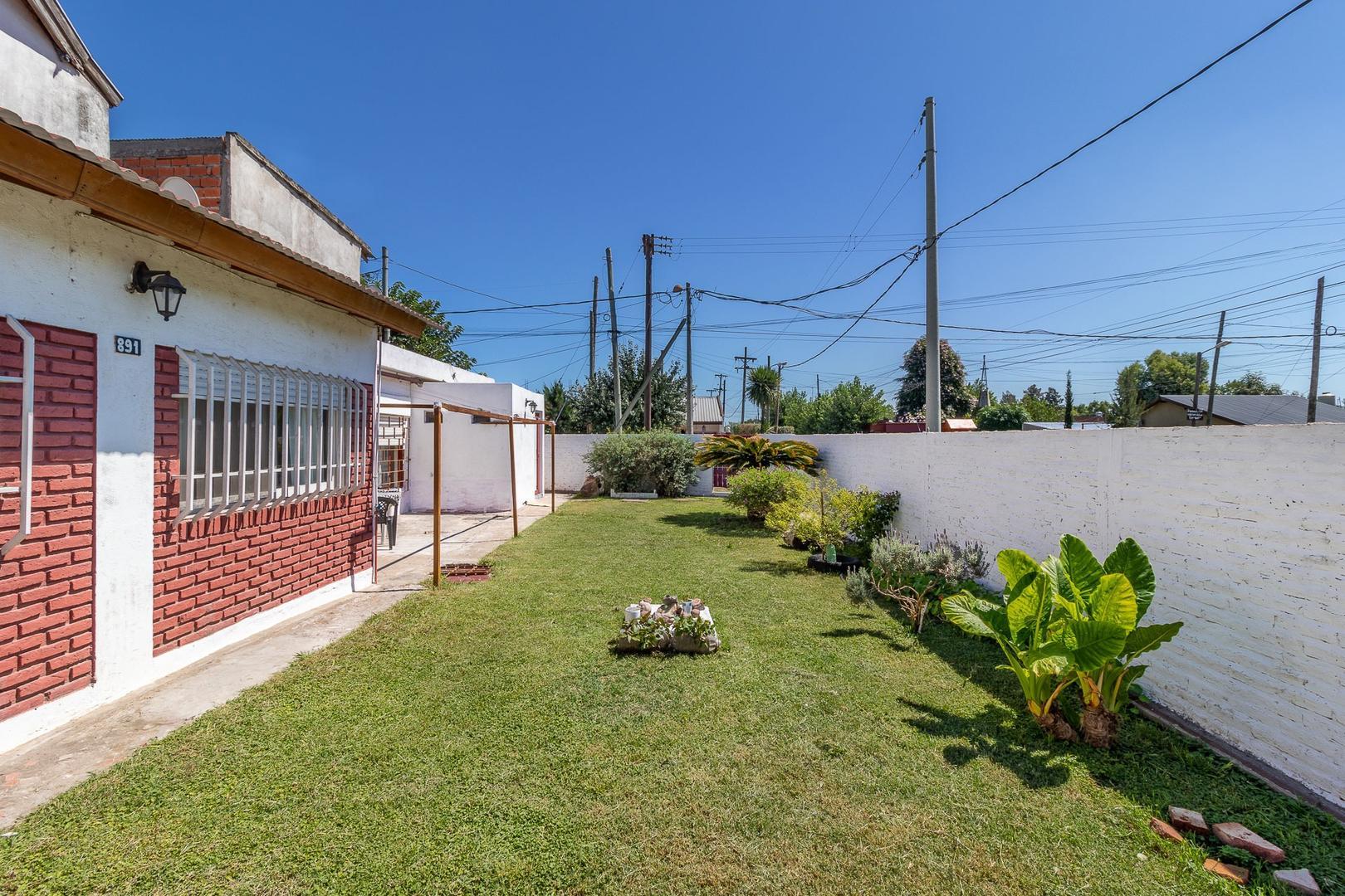 VENTA CASA DE 4 AMBIENTES, BOSQUES FLORENCIO VARELA