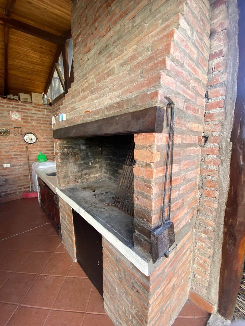 Casa 5 ambientes con 4 baños