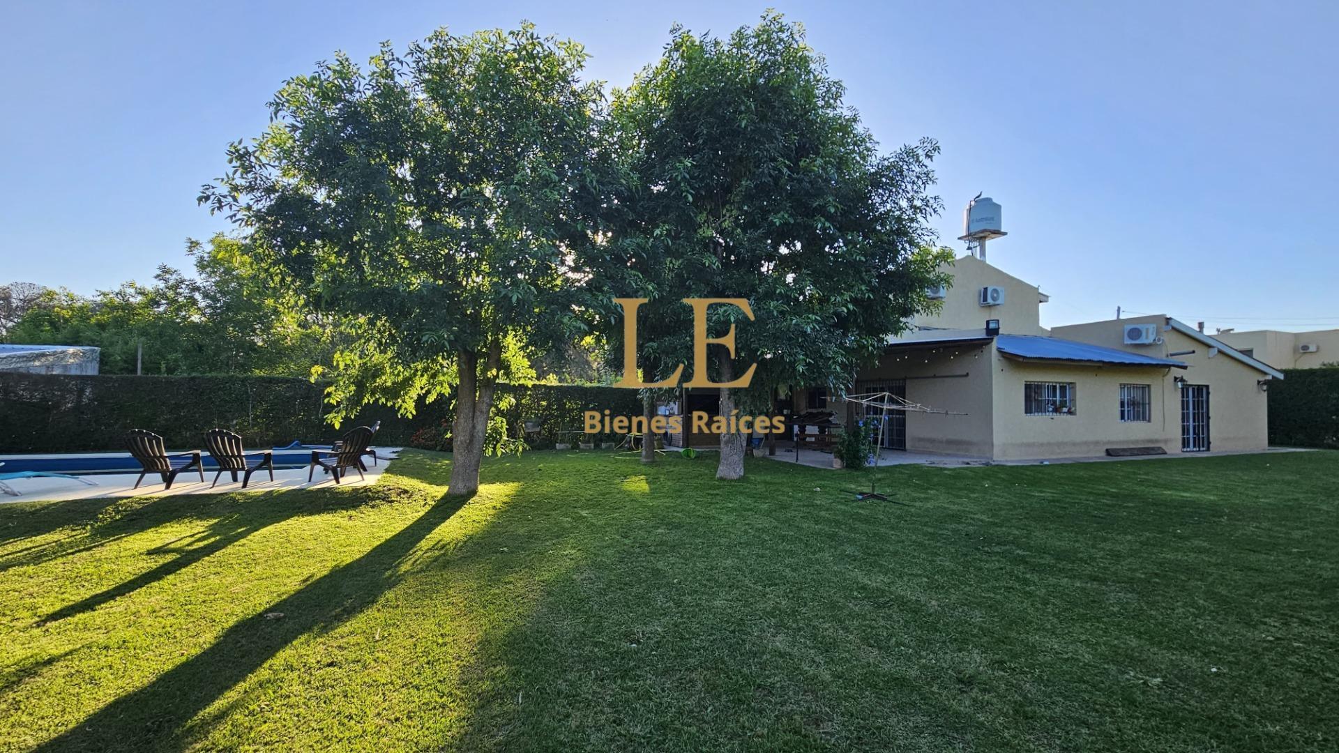 Casa en Venta con 4 cocheras