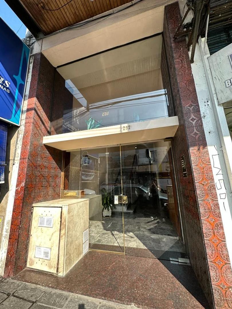 25 de mayo 200, Piso 4