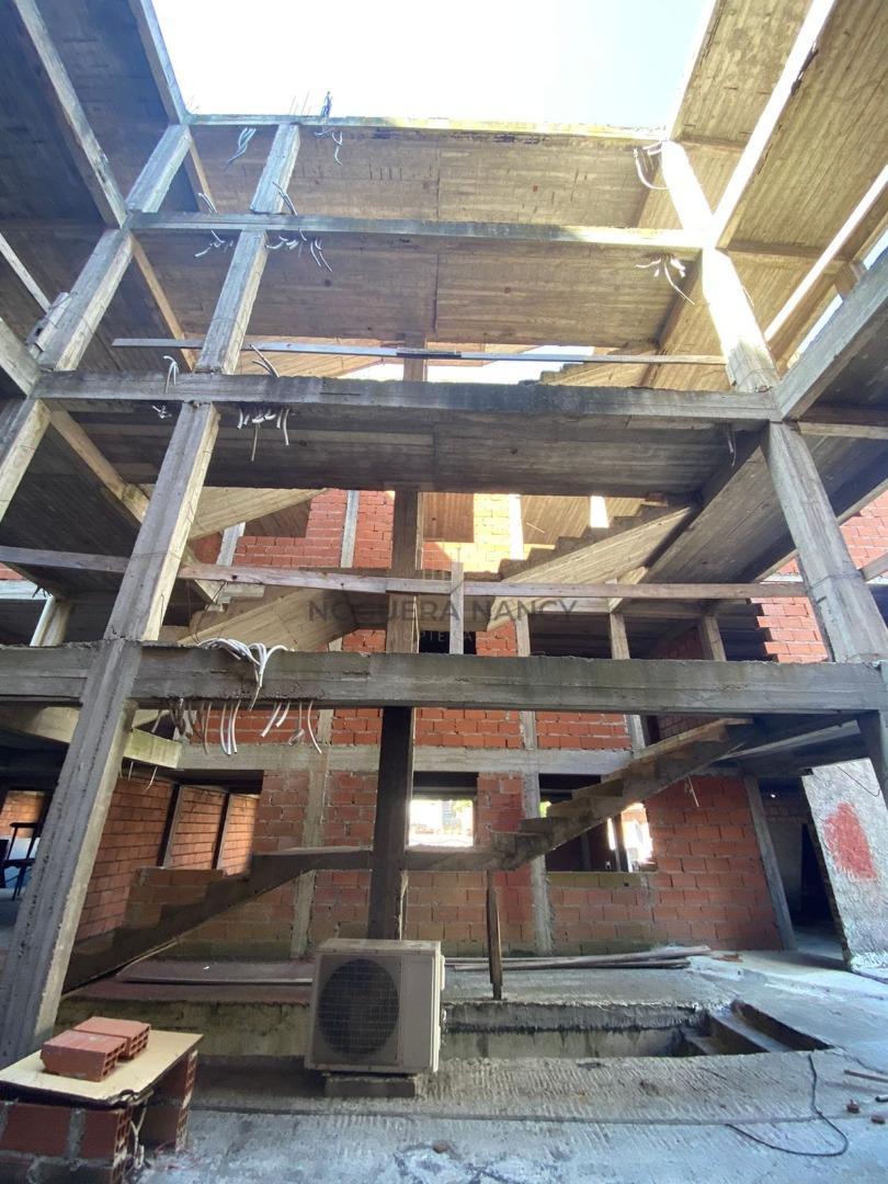 Querini 122 , Piso 5