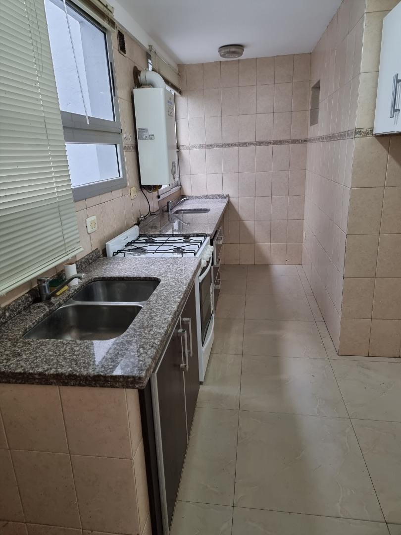 Manuela Pedraza 4000, Piso 1