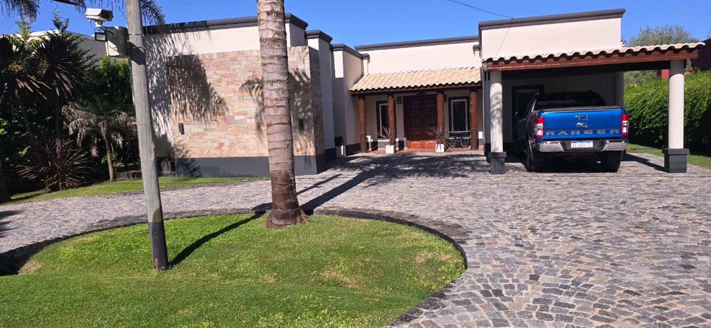 Casa 4 ambientes con 3 baños