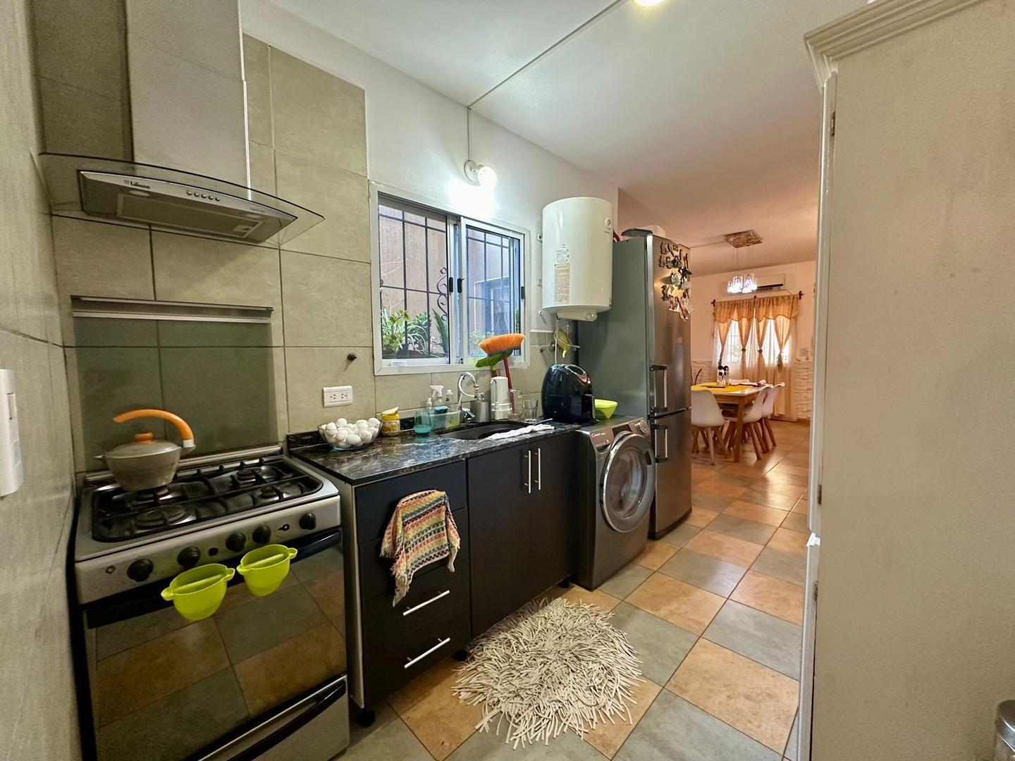 Casa 3 ambientes con 1 baño