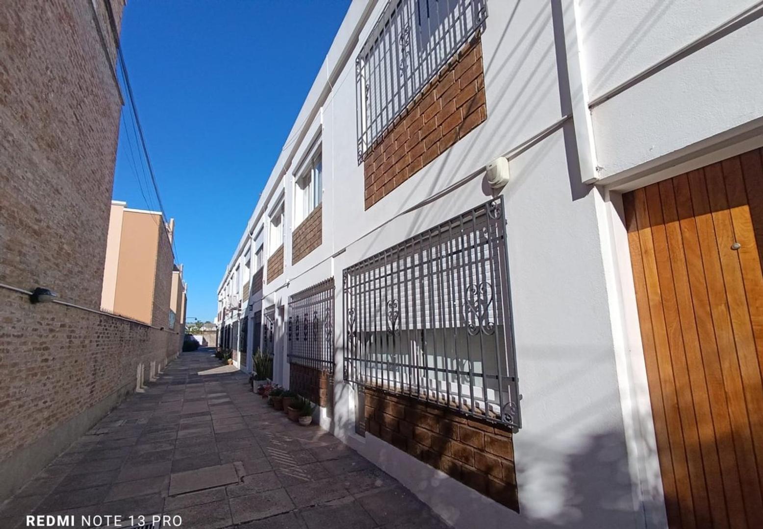 Vendo Duplex 3 habitac. San Nicolas. Apto Credito