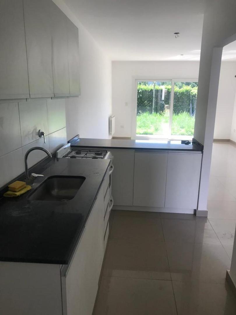 Depto Tipo Casa en Venta con 1 cocheras