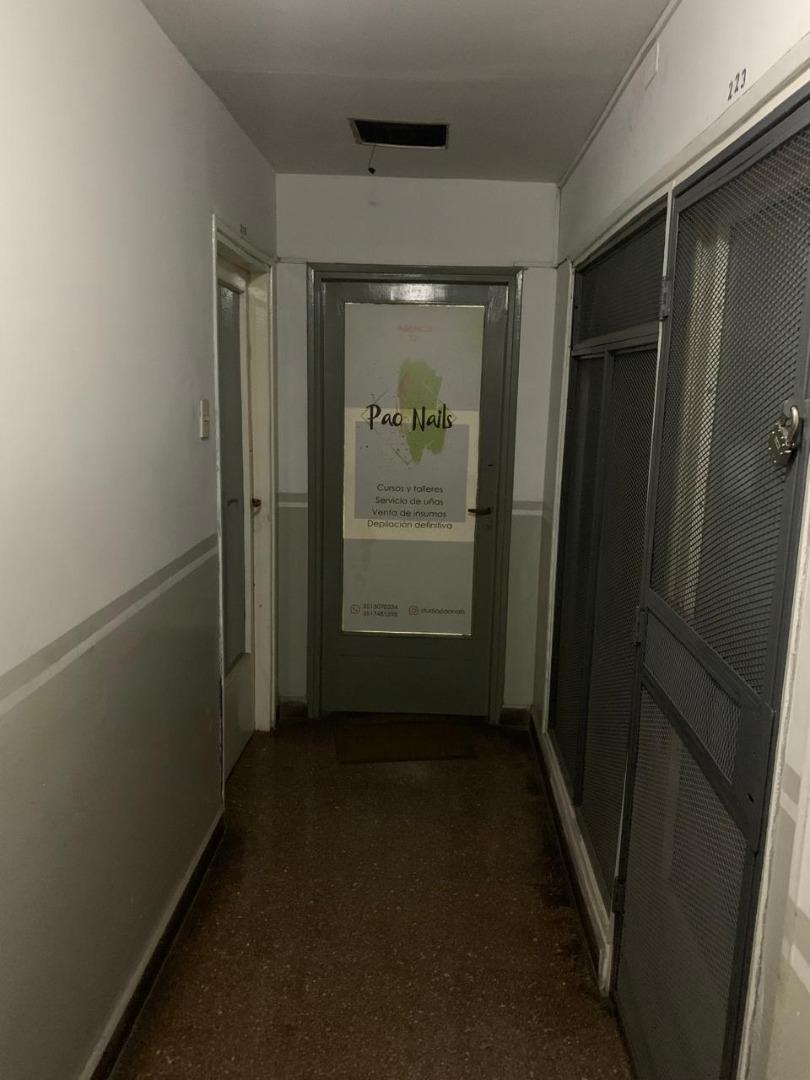 Dean Funes 100, Piso 2