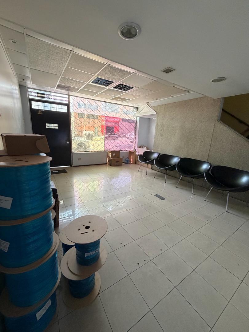 Avenida Congreso  al 5700