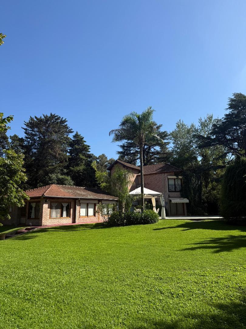 Importante Chalet en venta e P. Leloir - Gdor Udaondo 2300