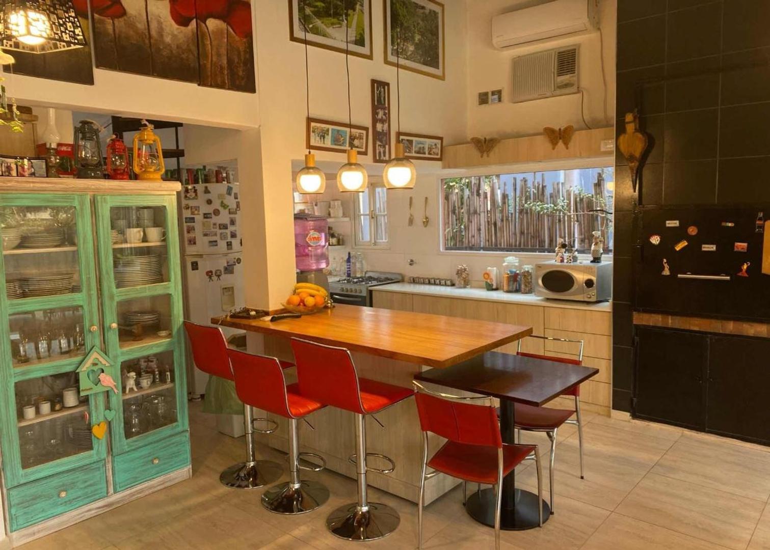 Casa 6 ambientes con 3 baños