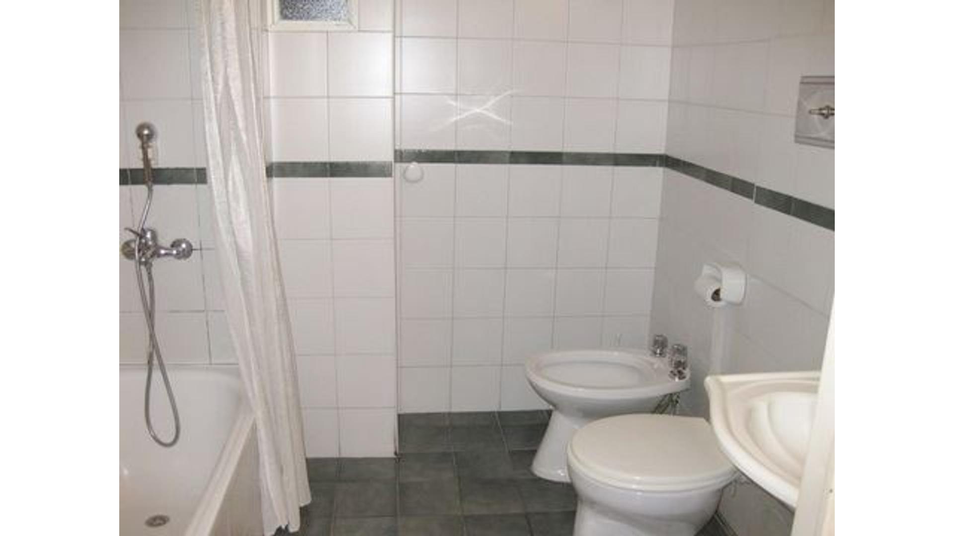 Gral Juan Lavalle 1400