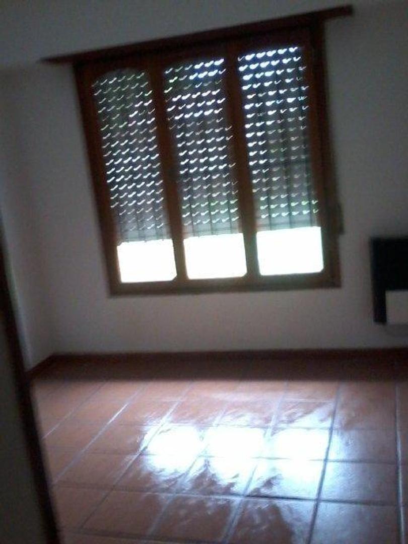 CHALET 4 AMBIENTES ZONA LOS PINARES
