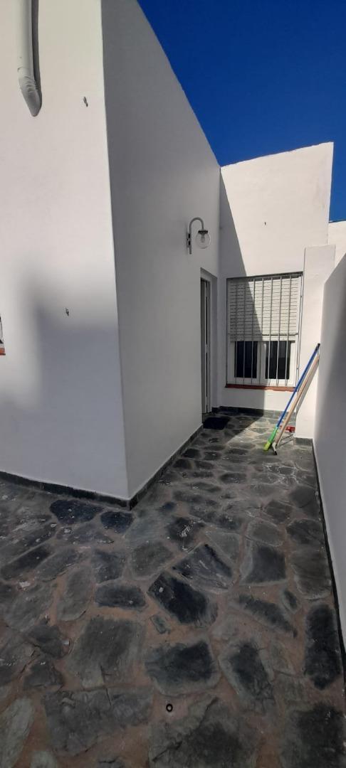 Depto Tipo Casa en Alquiler de 2 dormitorios