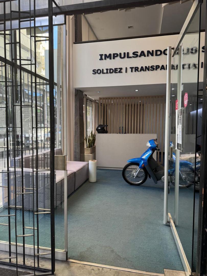 GRAN LOCAL A LA VENTA ! 368 MTS2-CENTRO-EXCELENTE UBICACION