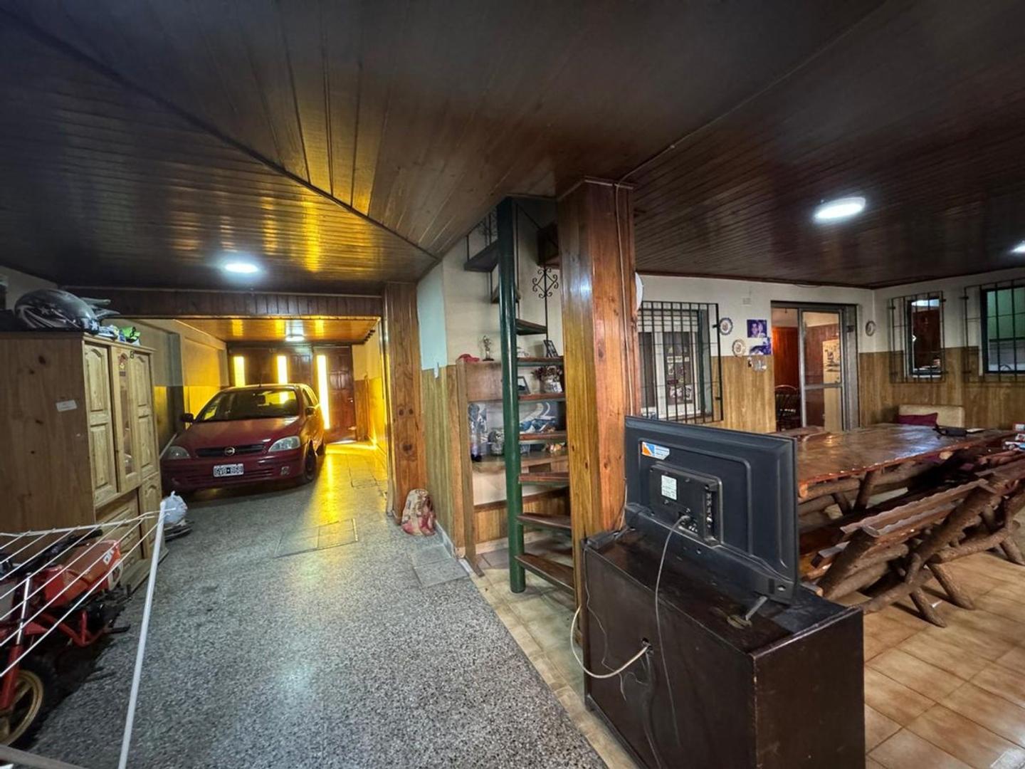 CHALET 3 AMB + PATIO Y DPTO EN P.A. LONGCHAMPS