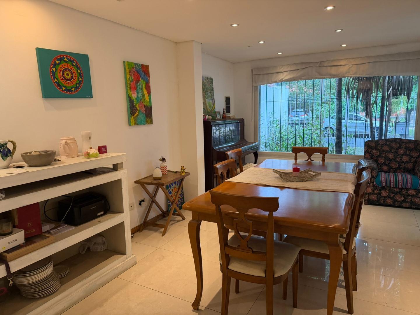 Casa 5 ambientes con 3 baños