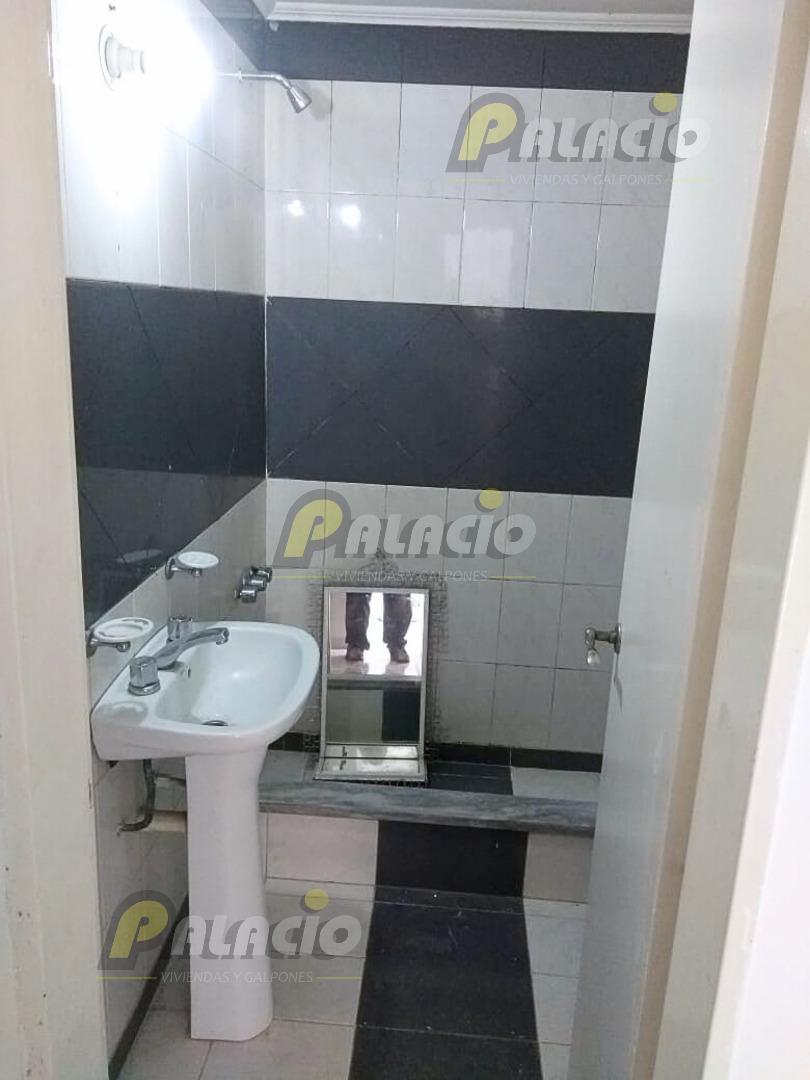 Depto Tipo Casa en Alquiler en Loma Hermosa, $ 450.000