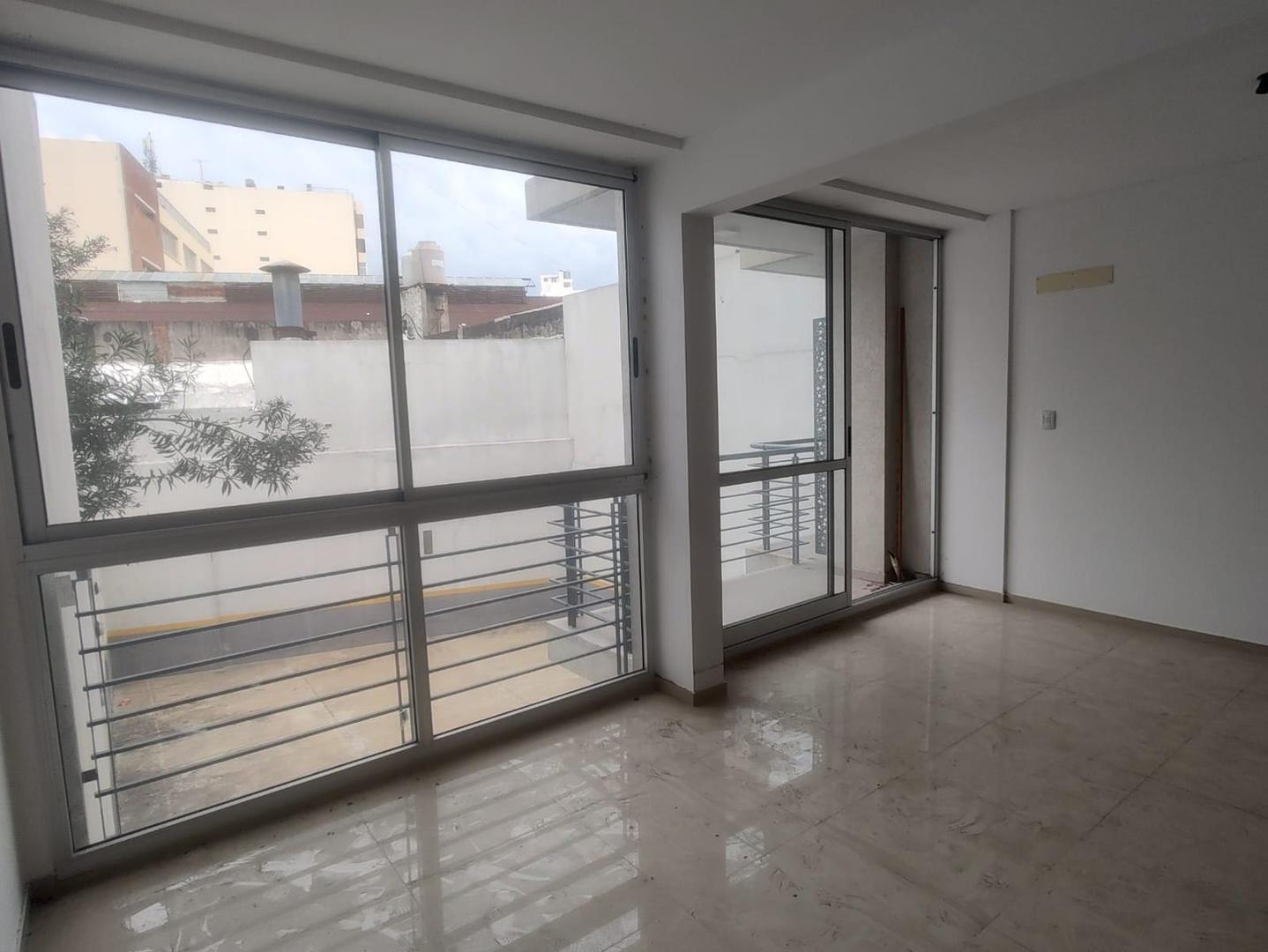 Departamento en Alquiler en Parque Avellaneda, $ 600.000