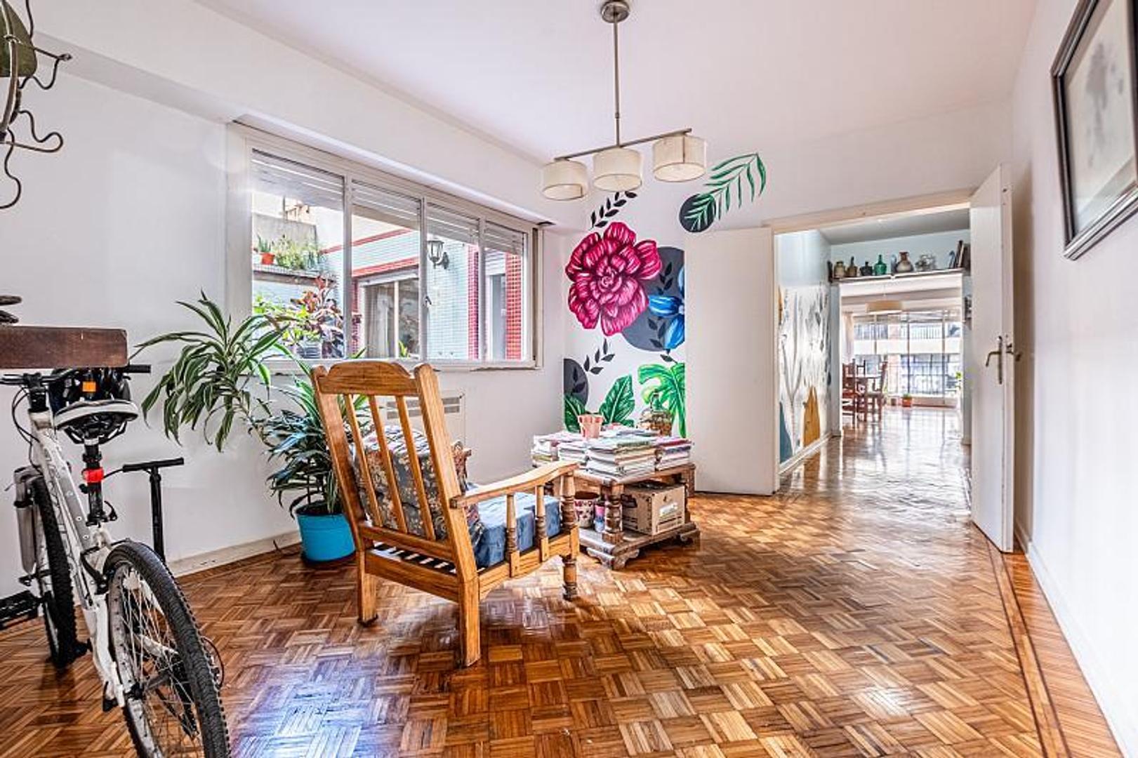 Venta Departamento 4 ambientes c/Dep Al frente Amplio Balcón/Patio Caballito