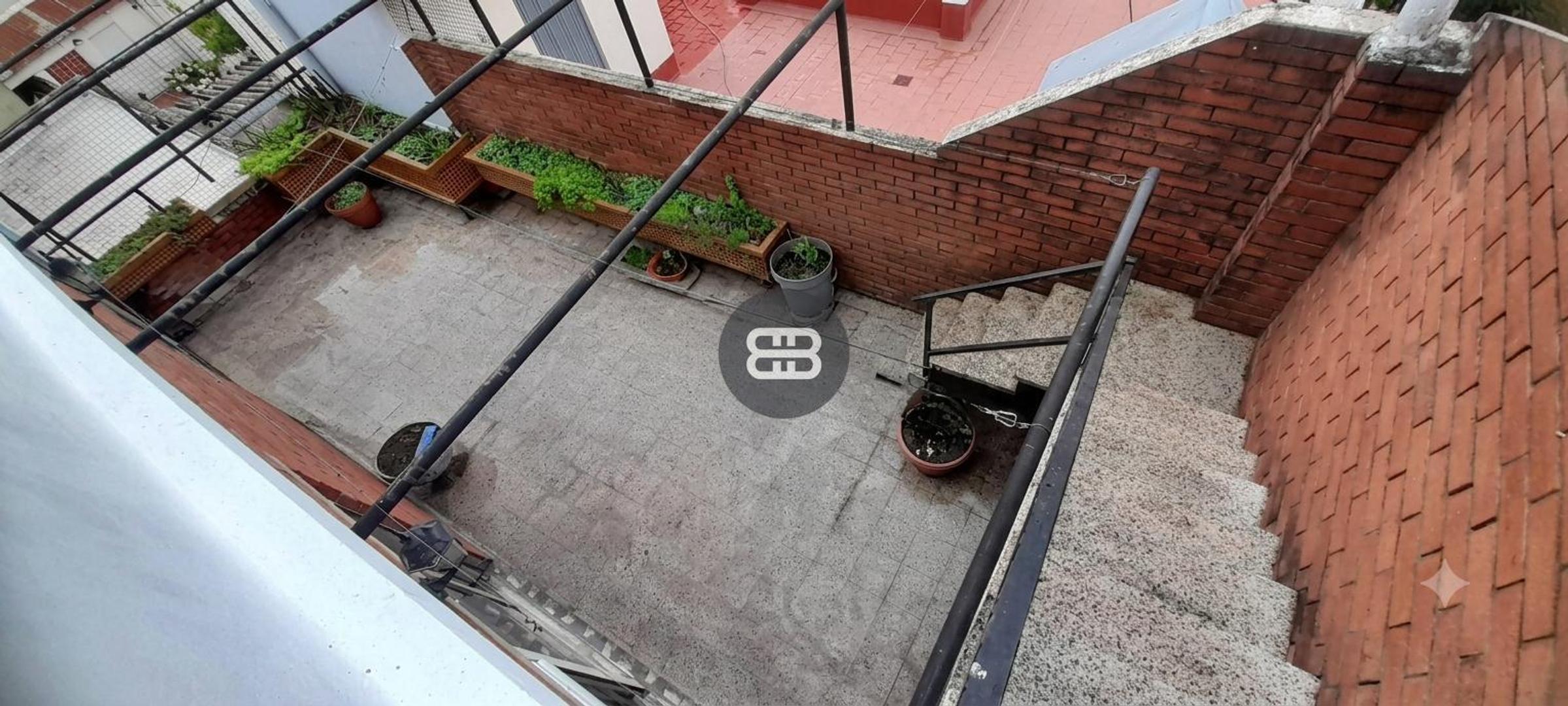 Depto Tipo Casa en Venta con 1 cocheras