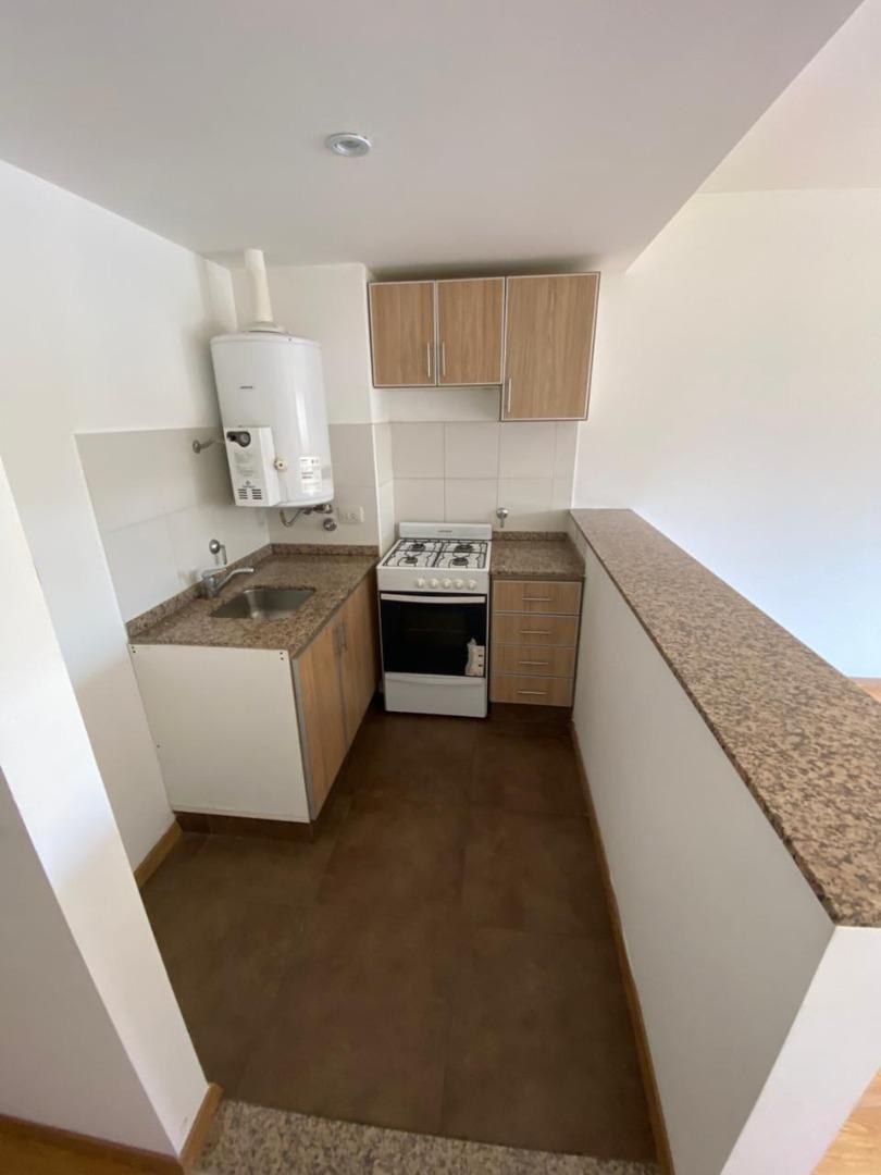 3 De Febrero 2400, Piso 3