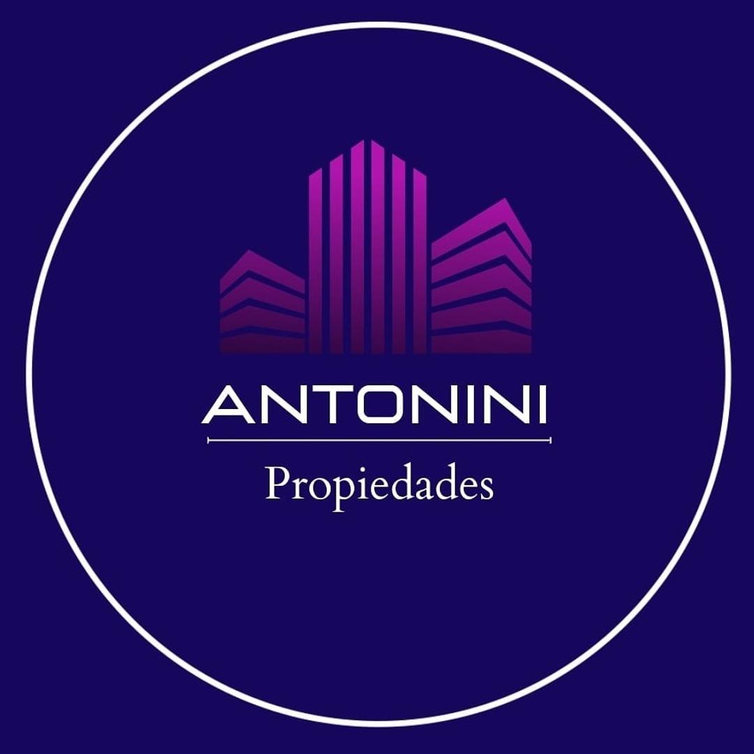 VENTA DE COCHERA 55 ENTRE 6 Y 7