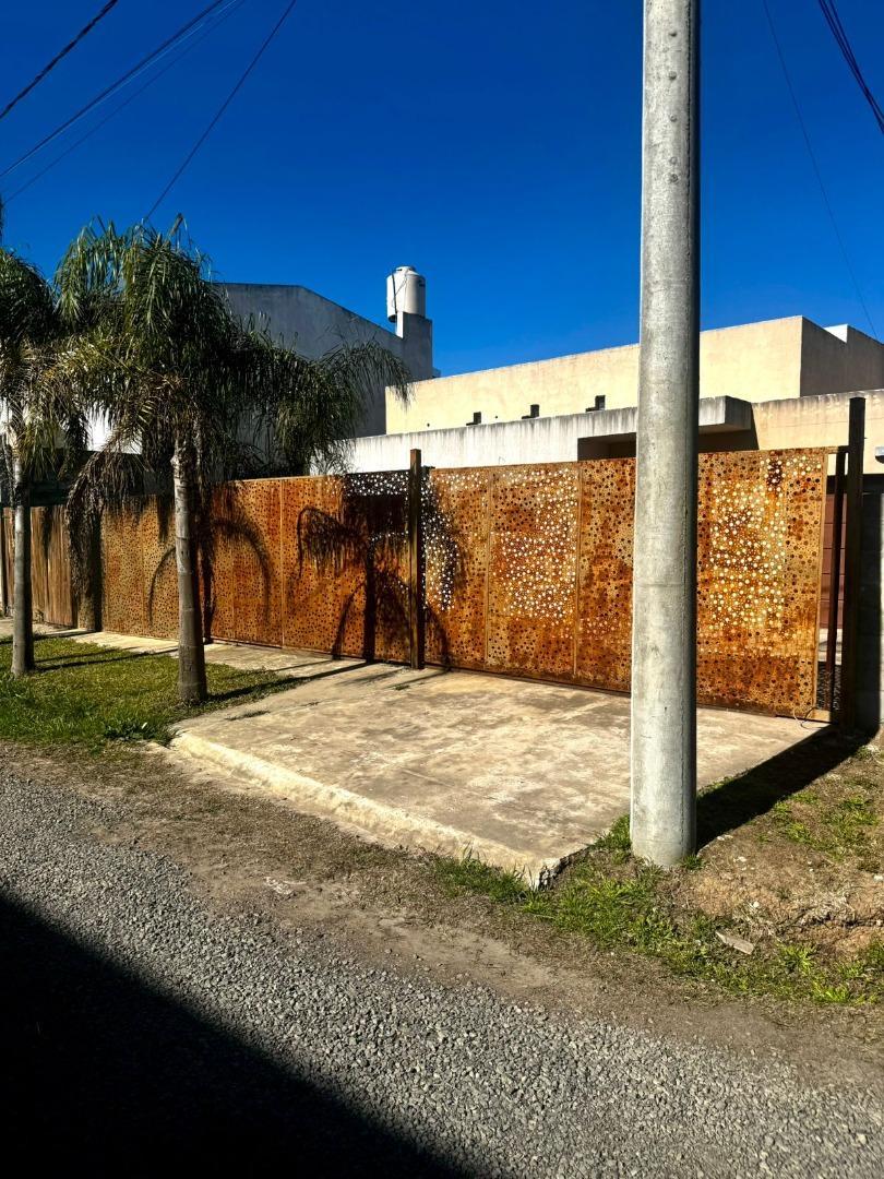 Casa Moderna En Barrio Parque Matheu