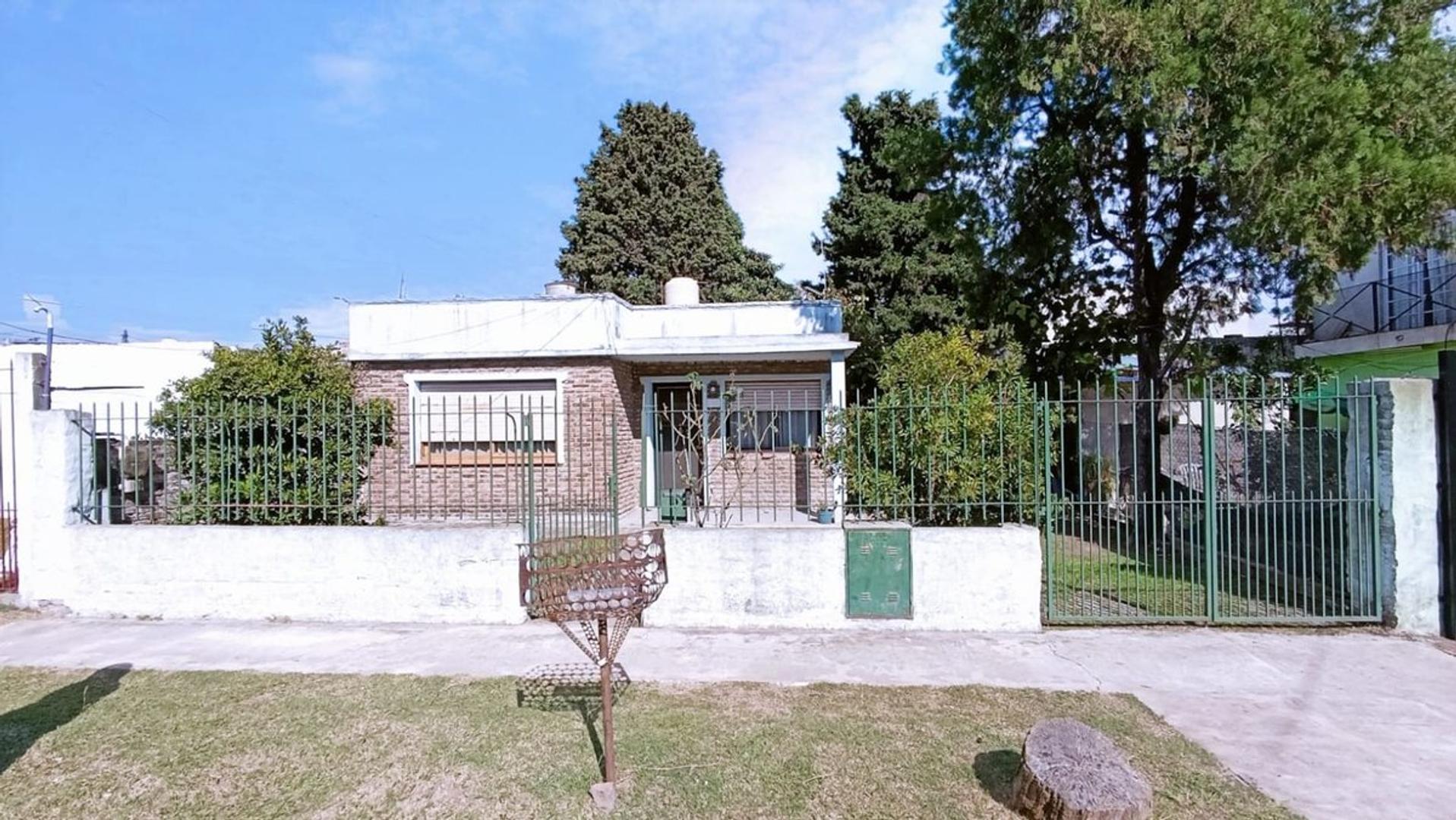 Casa en venta de 4 ambientes en Glew