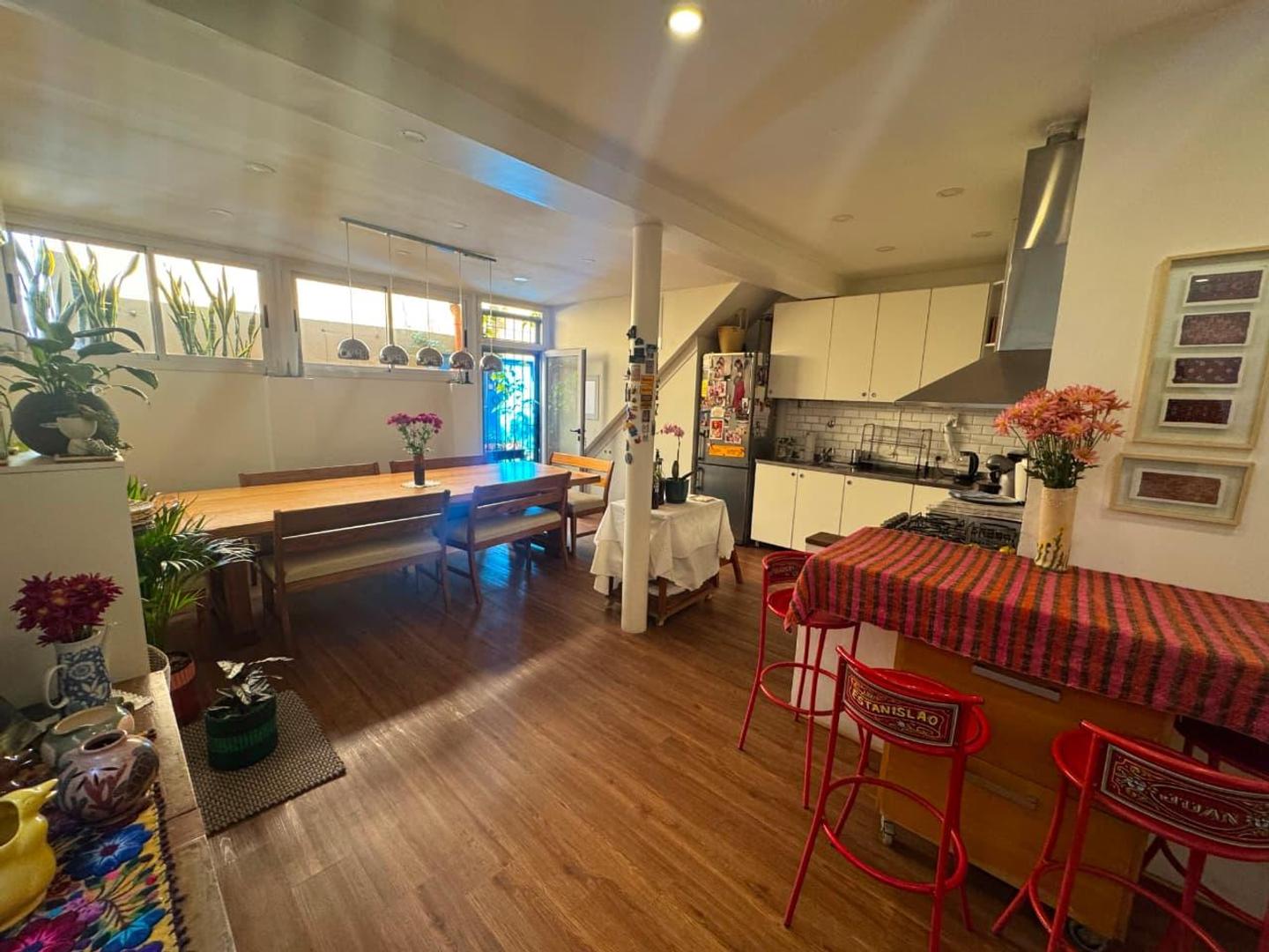 Depto Tipo Casa 4 ambientes con 2 baños
