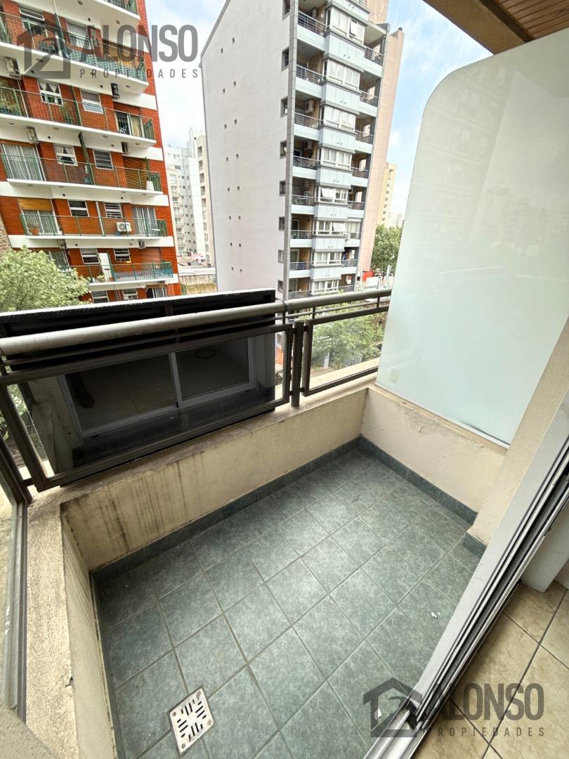 Monoambiente con balcón en pleno Lanusita – Iberlucea 2654